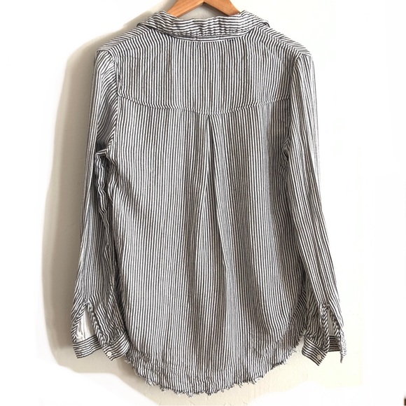 Anthropologie Cloth & Stone Darlyn Textured Buttondown Striped Top Grey Medium - Picture 3 of 8